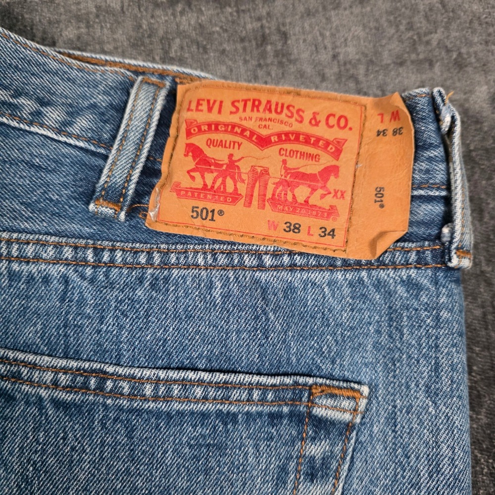 Levi's 501 Original Fit Mens Blue Straight Leg Button Fly Denim Jeans 38x34 - Picture 8 of 10